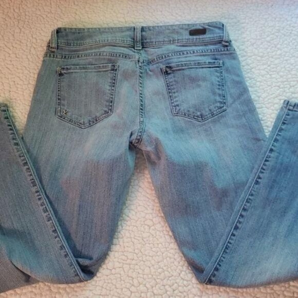 Kut from the Kloth Cameron Embroidered Logo Sz. 10 Straight Leg Blue Jeans - Picture 5 of 13